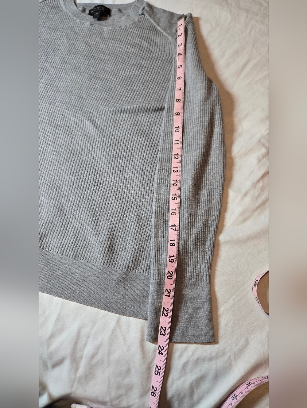 Banana Republic Fityed XL 100% Merino Wool Sweater (Fits Like A LARGE) - Picture 4 of 6
